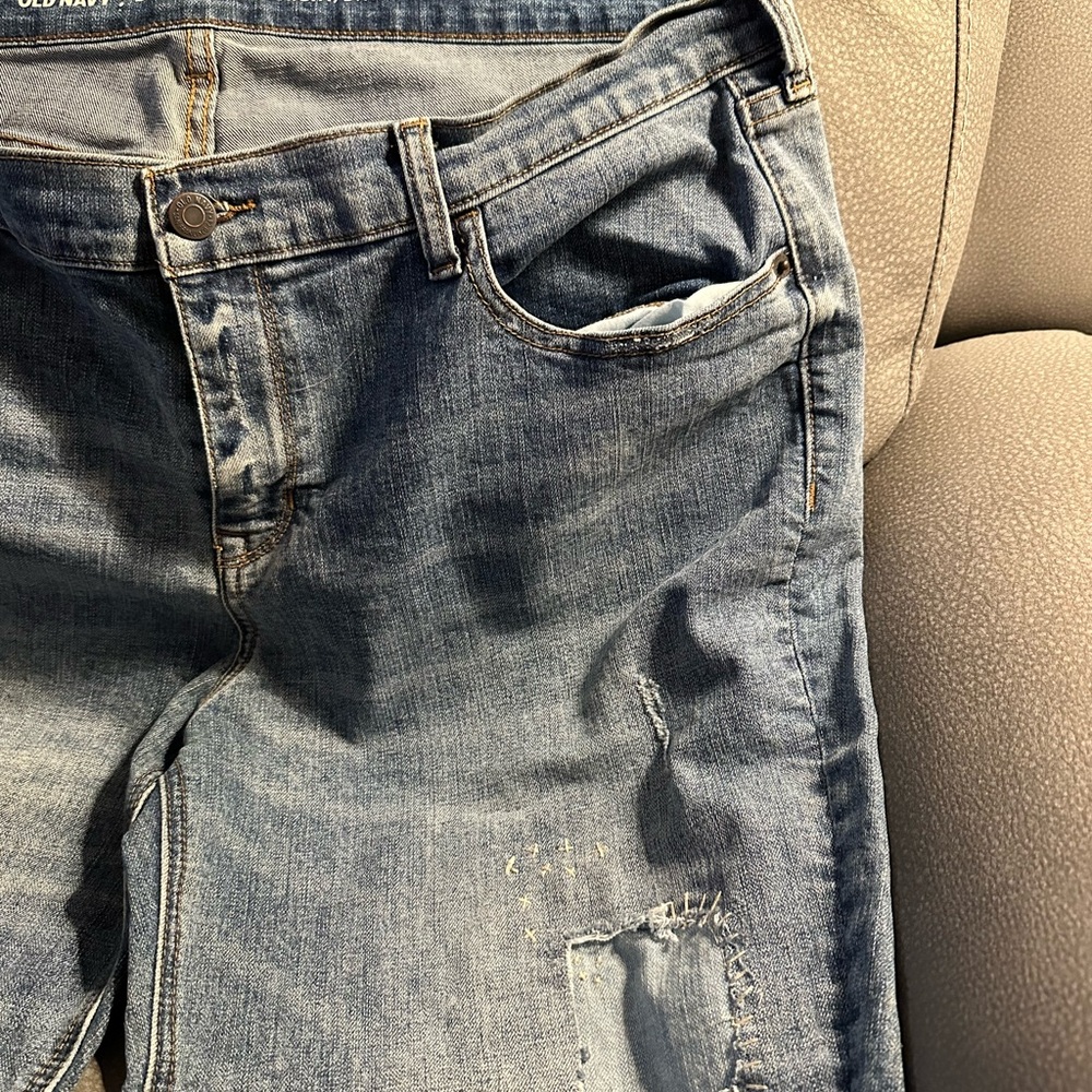 Old Navy Light Blue Distressed Boyfriend Jeans Size 16 Women’s - Picture 3 of 9